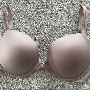 Victoria’s Secret full coverage bra 34D